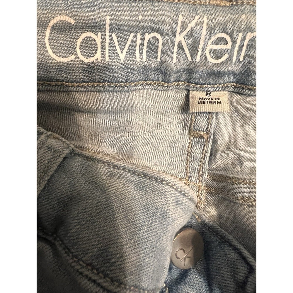 Calvin Klein Straight Leg Mid Rise Jean Women Size 8 Denim‎ Capri - Picture 8 of 9